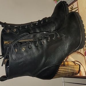 Michael Kors Porters Black High Heel Ankle Boots with gold hardware sz10